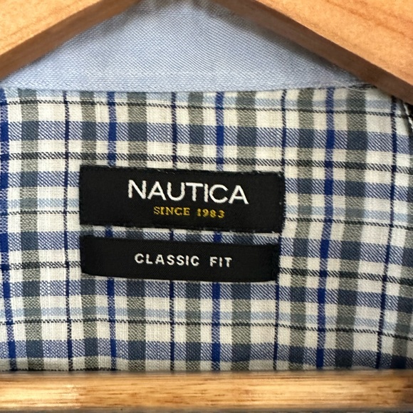 Nautica Classic Fit plaid button down sz: Large - Picture 3 of 6